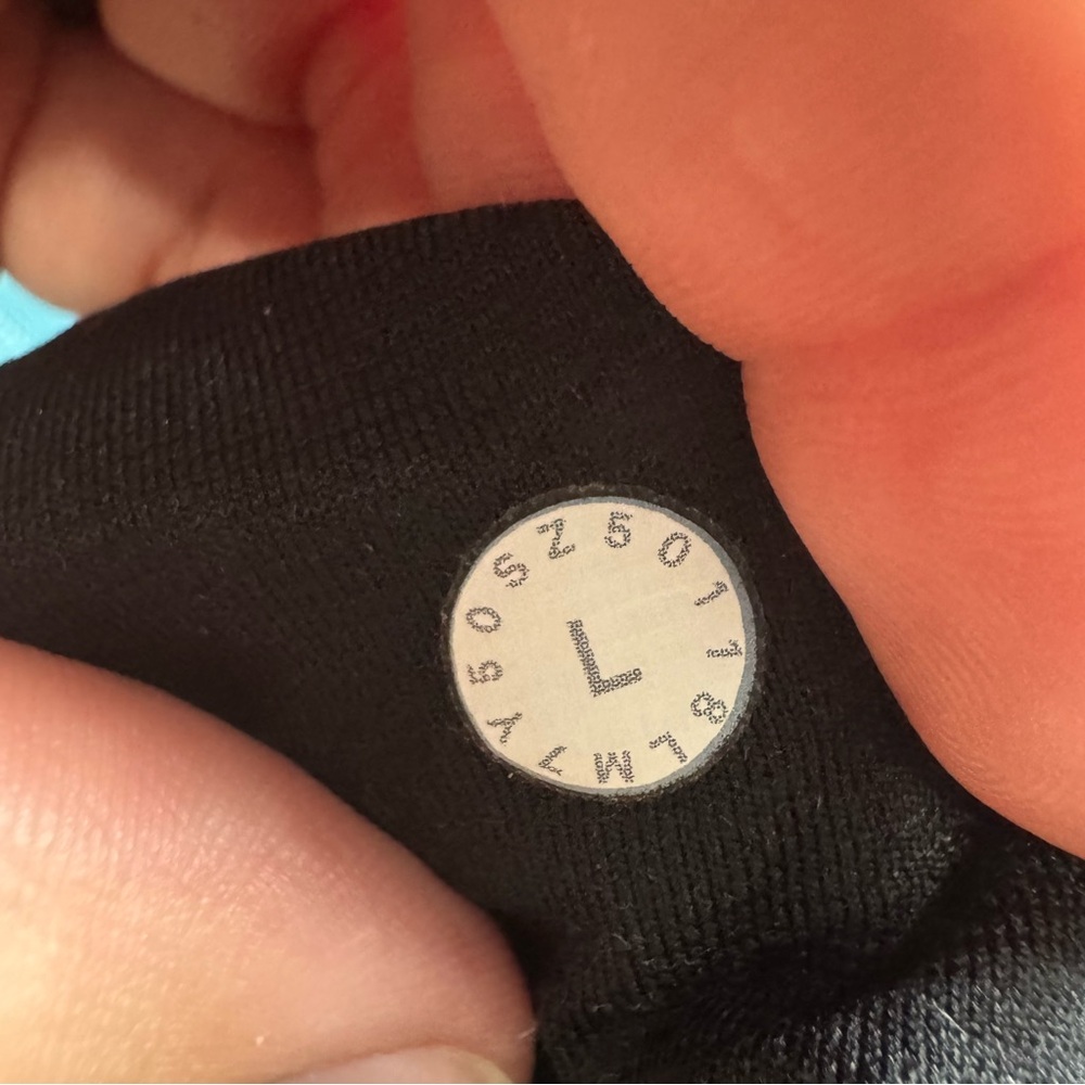 Lululemon T.H.E. Short Linerless 9" - Picture 8 of 8